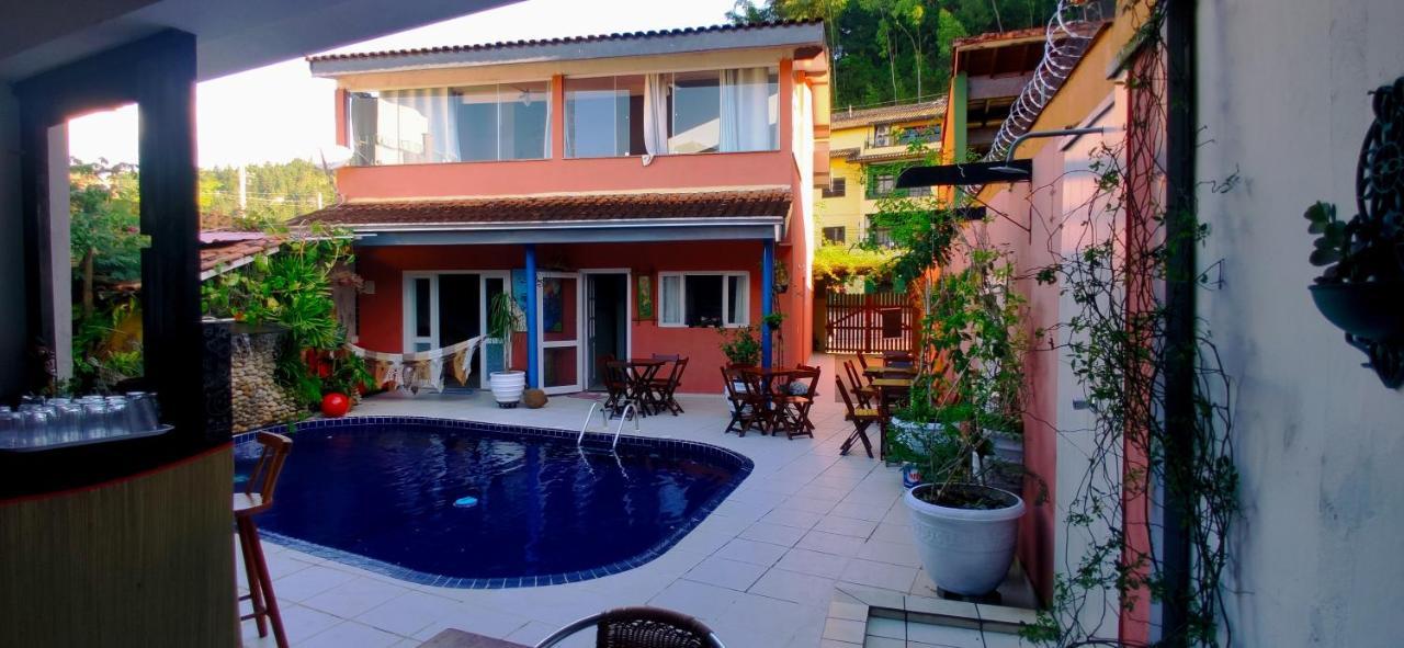 Acomodação com café da manhã  House