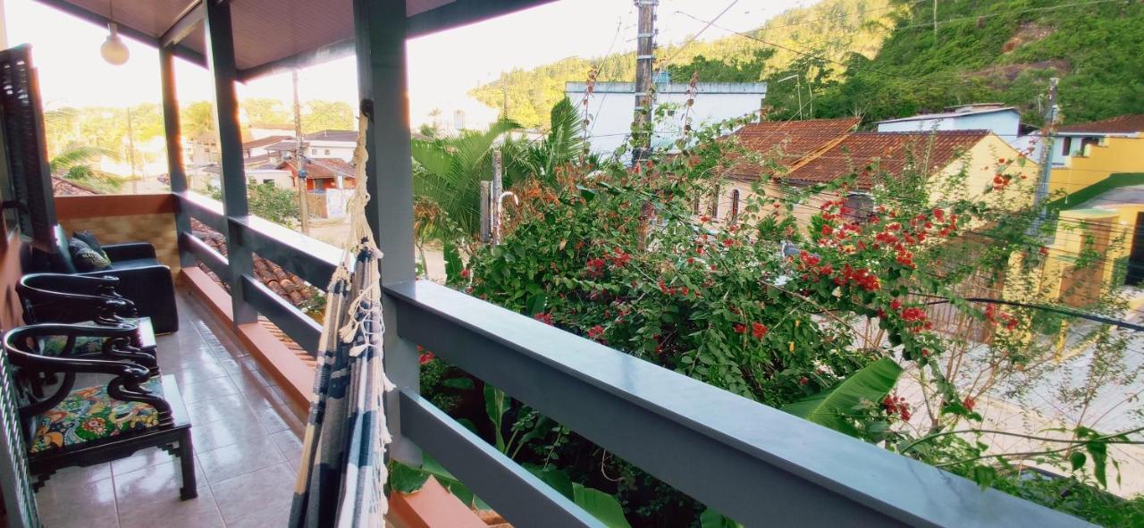Acomodação com café da manhã  House *